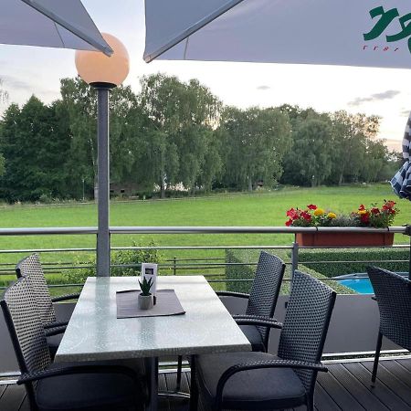 Hotel Und Restaurant Zum Bunten Hirsch Міров Екстер'єр фото