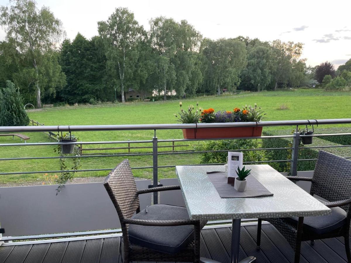 Hotel Und Restaurant Zum Bunten Hirsch Міров Екстер'єр фото